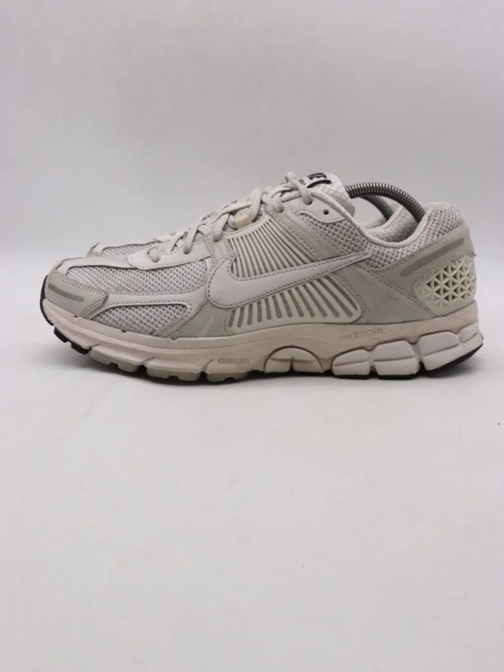 Nike Zoom Vomero 5 Men's Size 11 Gray Athletic Running Walking Shoes Sneakers